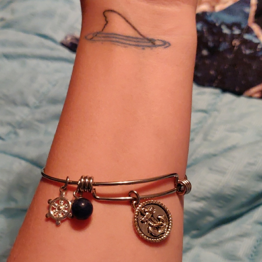 Bangle bracelet